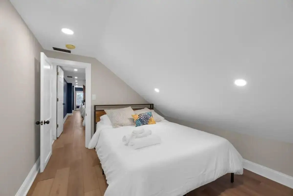 קולומבוס 5 Bedrooms Sleeps 14 Hot Tub Fire Pit דירה